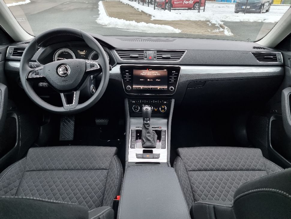 Škoda Superb 2.0 TDI DSG Combi Ambition Plus